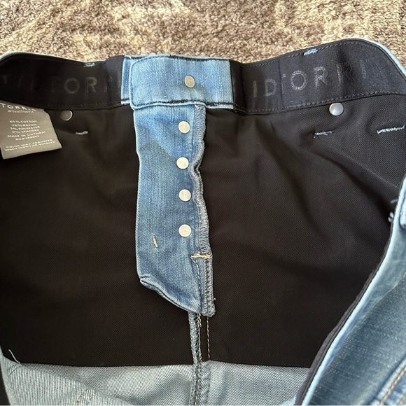 NWOT Torrid Bombshell Skinny Stretch High-Rise Destructed Jeans Fray Hem 16S - Picture 6 of 10